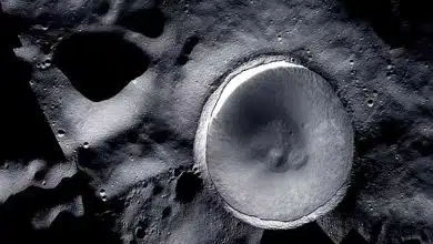 انتشار تصویر خیره‌کننده ناسا از دهانه مرموز «شکلتون» بر روی سطح کره ماه