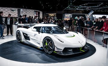 این خودروی ایرانی در مقابل سریعترین خودروی دنیا میایستد!/ عکس