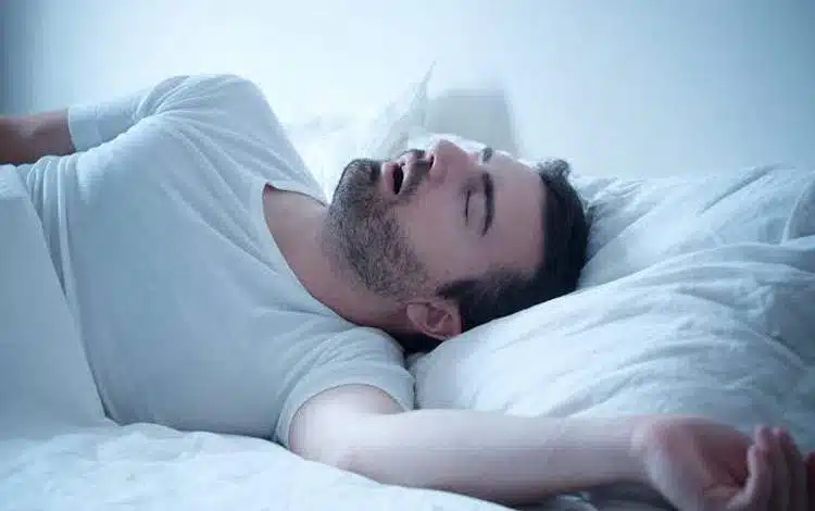 این پنج ماده غذایی خواب راحت را از شما میگیرند