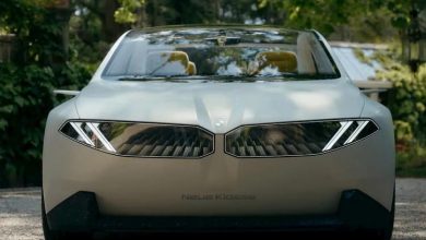 بی‌.ام‌.و نئو کلاس با صندلی‌های مخمل زرد و صفحه نمایش پانورامیک