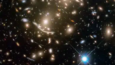 خوشه کهکشانی آبل ۳۷۰ و فراتر از آن