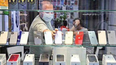 نماینده مجلس: به زودی باید برای خرید گوشی ایرانی بی‌‌کیفیت در صف بایستیم