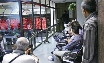 چراغ بورس قرمز شد/ خروج چهار برابری جریان پول حقیقی !