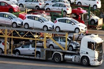 بازار خودروهای وارداتی کاهشی شد/ ریزش قیمت تا 500 میلیون تومان + جدول