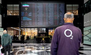 بازدهی بورس هفته سوم مهرماه/ فرار ۳۰۰۰ میلیارد تومان پول حقیقی از بازار