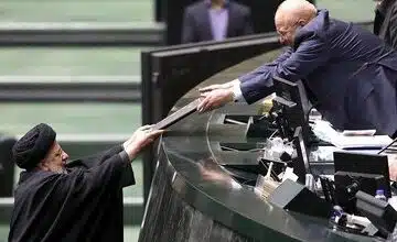 دولت برای جبران کسری بودجه امسال، از شرکتهای دولتی و بانکها پول گرفت اما باز هم مشکل حل نشد