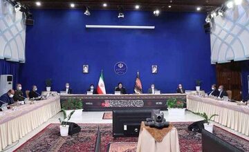 همه‌ی وزرای احمدی‌نژاد سرکارند؛ فقط خودش نیست / شمار عجیب تذکرها به وزرای اقتصادی