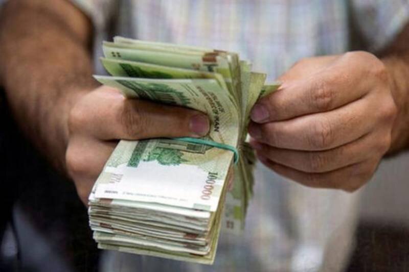 فرمول تعیین حقوق کارگران تغییر میکند؟ / بابایی: میخواهند توپ دستمزد را به زمین قوای دیگری بیندازند و مجلس را با جامعه کارگری درگیر کنند