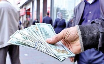 موج هیجانی قیمت دلار فروکش کرد/ احتمال کاهش بیشتر قیمت در بازار