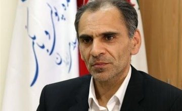 استاد دانشگاه امام صادق خطاب به وزیر اقتصاد:حرف رئیس جمهور را جدی نگیرید؛با مردم صادق باشید/ به مردم وام نمی‌دهید،پول‌ها را بین دولتی‌ها پخش می‌کنید