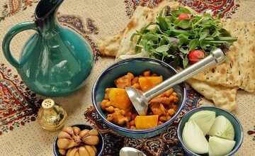 دیزی ۲ نفره از چه زمانی در قهوه‌خانه‌ها باب شد؟/ قیمت دیزی در ۶۰ سال قبل را ببینید + عکس