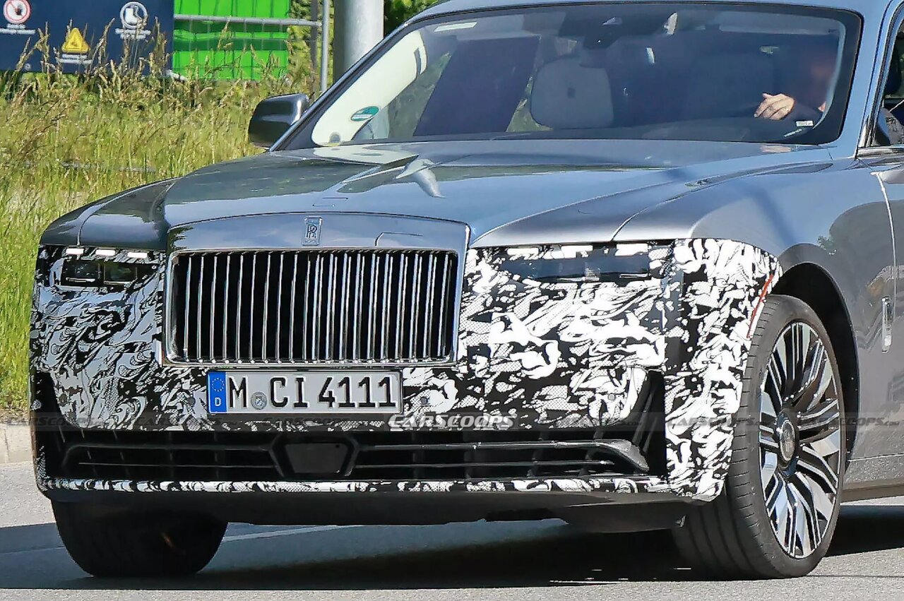 پس از سالها فیسلیفت لوکسترین خودروی رولزرویس محقق شد!/ عکس