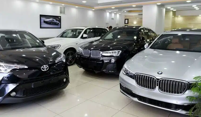 تداوم خبردرمانی در دولت سیزدهم/ دولت پزشکیان چگونه میتواند آشفته بازار خودروهای وارداتی را بهبود بخشد؟