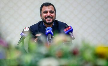 زارعپور: رشد ۶۰ درصدی شبکه ملی اطلاعات در دولت سیزدهم/ تعداد کاربران پیامرسانهای داخلی از زبان وزیر ارتباطات