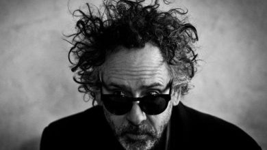 تیم برتون: اینترنت افسردهام میکند؛ ترجیح میدهم به ابرها نگاه کنم