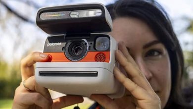 تجربهای نوستالژیک با دوربین فوری Polaroid Flip؛ سادگی، خلاقیت و چاپ آنی