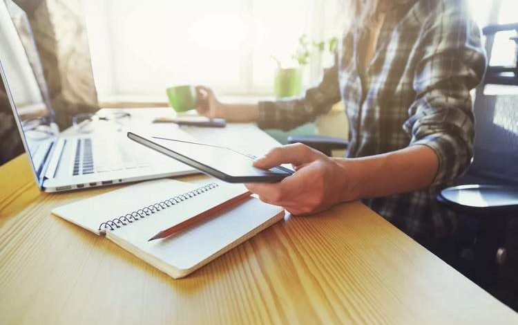 مقاومت کارکنان در برابر بازگشت اجباری به دفتر؛ نیمی حاضر به ترک شغلاند