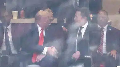 ترامپ و ماسک با هم دست دادند