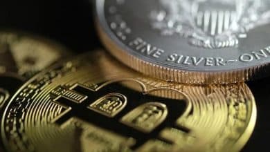 نقره از بیت‌کوین پیشی گرفت! آیا زمان تغییر استراتژی فرا رسیده؟