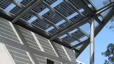 نوآوری ژاپنی در انرژی خورشیدی: پنلهای نقرهای که با نمای ساختمان ادغام میشوند