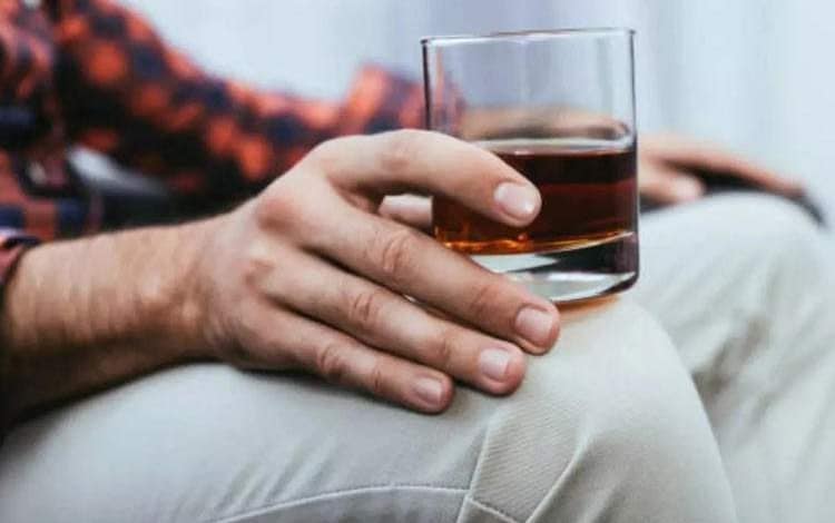 نوشیدن الکل خطر ابتلا به زوال عقل را افزایش میدهد