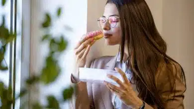 چگونه هوای گرم ما را به مصرف قند بیشتر وسوسه میکند؟