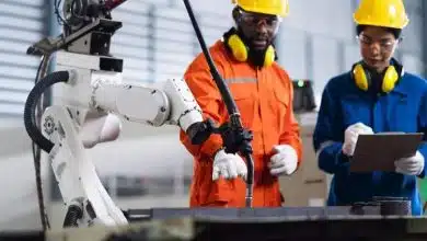 رباتها آمدند، اما هدف شغلی و اختیار کارگران را با خود بردند