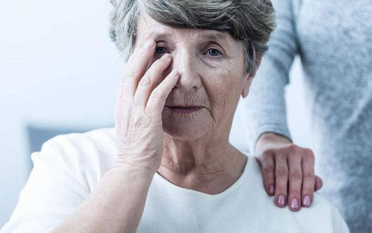چرا زنان بیشتر در معرض آلزایمر هستند؟