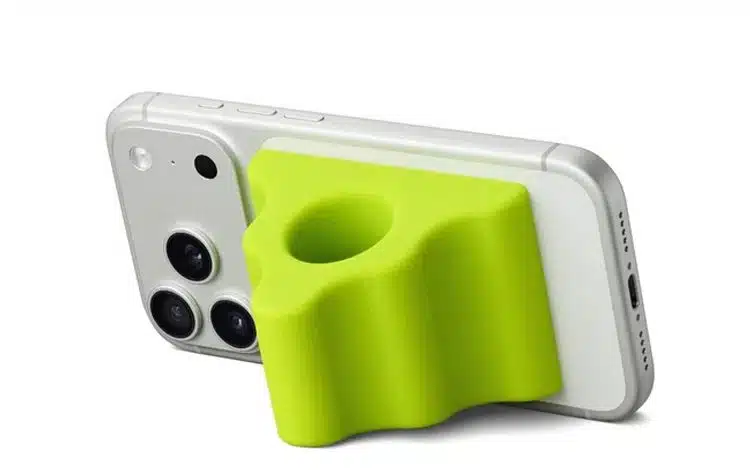 اکسسوری جدید آیفون: دستگیره مگ‌سیف اپل و هیکاوا برای دسترسی‌پذیری