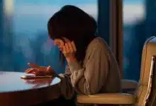 اگر با گوشی زیاد کار می‌کنید از این سه ویتامین غافل نشوید