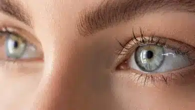 اگر یک دقیقه پلک نزنیم چه می‌شود؟ (تحلیل واکنش چشم و مغز)