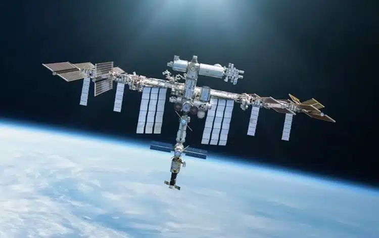 ایستگاه فضایی بین‌المللی چند خدمه دارد؟ رکوردهای حضور انسان در فضا