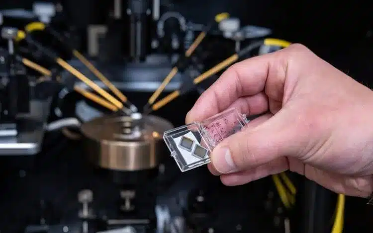 ترانسنورون: انقلابی در هوش مصنوعی با شبیهسازی چندمنظوره مغز