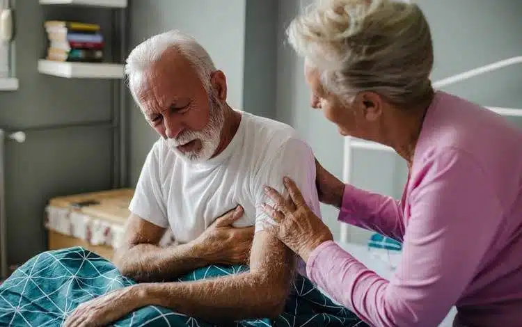 تعریق ناگهانی؛ هشدار قلبی که نادیده گرفته می‌شود!