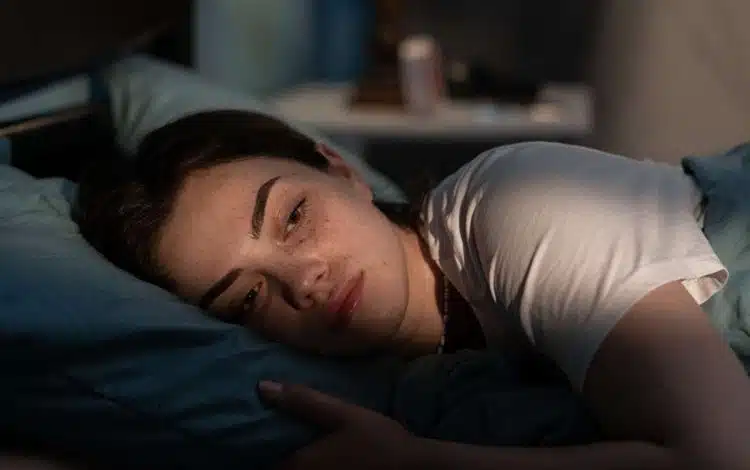 دانشگاه هاروارد: قرار گرفتن در معرض نور هنگام خواب خطر بیماری قلبی را افزایش می‌دهد