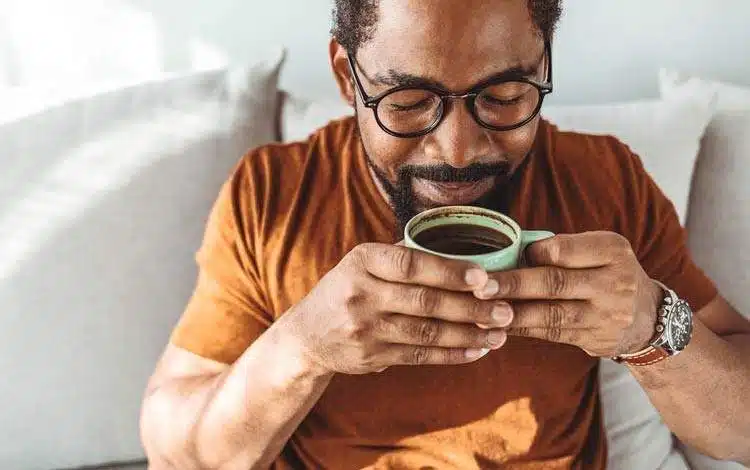 قهوه و فیبریلاسیون دهلیزی: تاثیر شگفت‌انگیز قهوه بر کنترل ضربان قلب