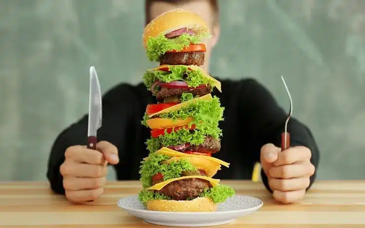 هشدار پژوهشگران: غذاهای فوقفرآوریشده مغز شما را هدف میگیرند