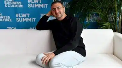 کوین اسکات: منتقدان AI در حال گمراه‌کردن مردمند