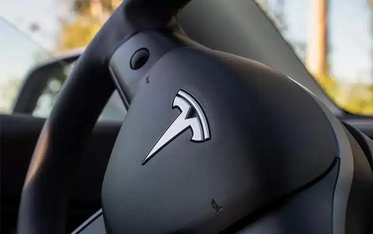 اتهام تبلیغات دروغ به تسلا