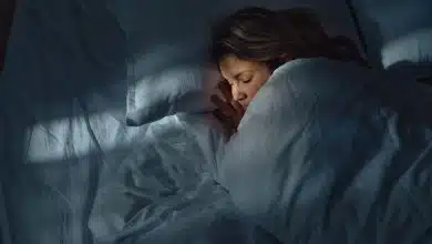 امواج آهسته خواب چگونه وزوز گوش را سرکوب می‌کنند؟