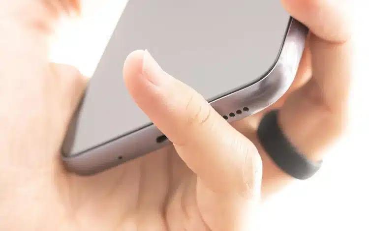 انگشت حلقه و گوشیهای هوشمند؛ عارضهای پنهان که در حال فراگیر شدن است