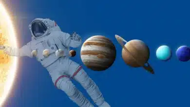 اگر انسان به سیارات منظومه شمسی سفر کند، چه بلایی سر بدنش می‌آید؟