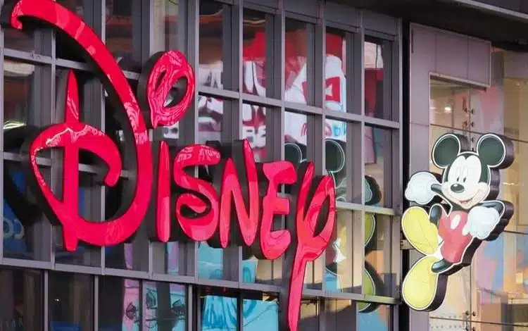 دیزنی خواستار توقف استفاده گوگل از شخصیتهایش در هوش مصنوعی شد