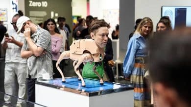 نمایش خلاقانه بیپل در Art Basel: رباتهایی با چهره مشاهیر