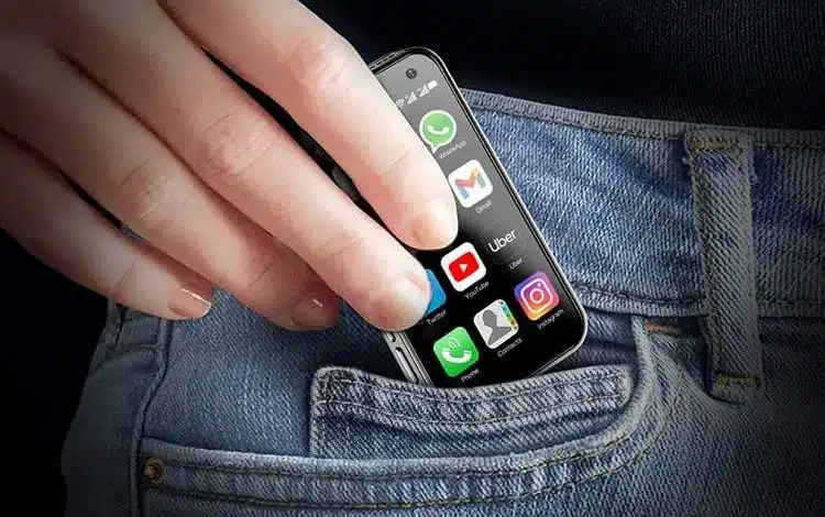 گوشی دوم یا هدیه‌ای خاص؟ NanoPhone همه را شگفت‌زده می‌کند