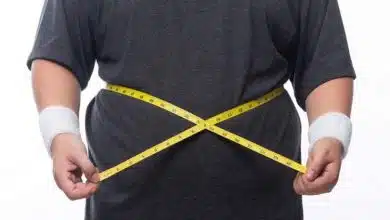 ۴ عادت روزمره که چربی احشایی را افزایش می‌دهند (و راه‌های کاهش آن)