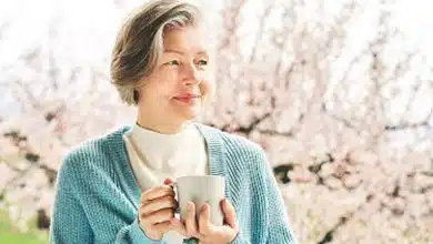 قهوه یا چای: کدام برای استخوان‌های زنان مسن بهتر است