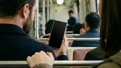 آیا فناوری نمایشگر حریم خصوصی سامسونگ به مکبوکهای اپل میآید؟