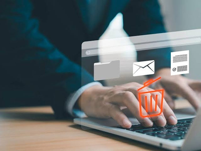بعد از حذف اطلاعات از اینترنت واقعاً چه اتفاقی برای آنها میافتد؟
