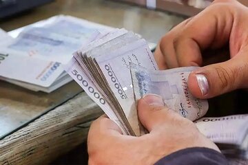 افزایش حقوق کارگران در نیمه دوم سال منتفی شد؟/ وزیر کار: هیچ درخواستی برای تغییر دستمزد نداشتیم
